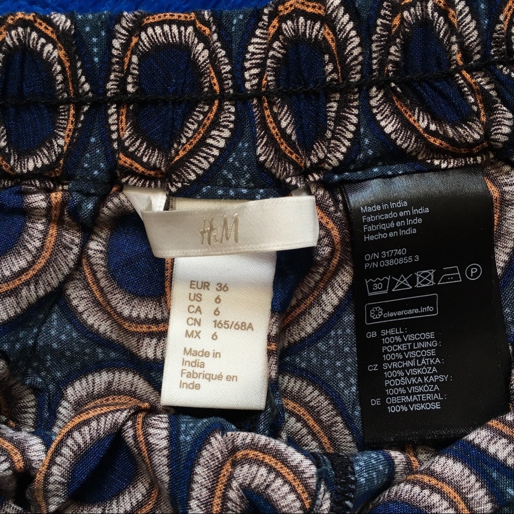 H&M patterned shorts - Picture 3 of 4